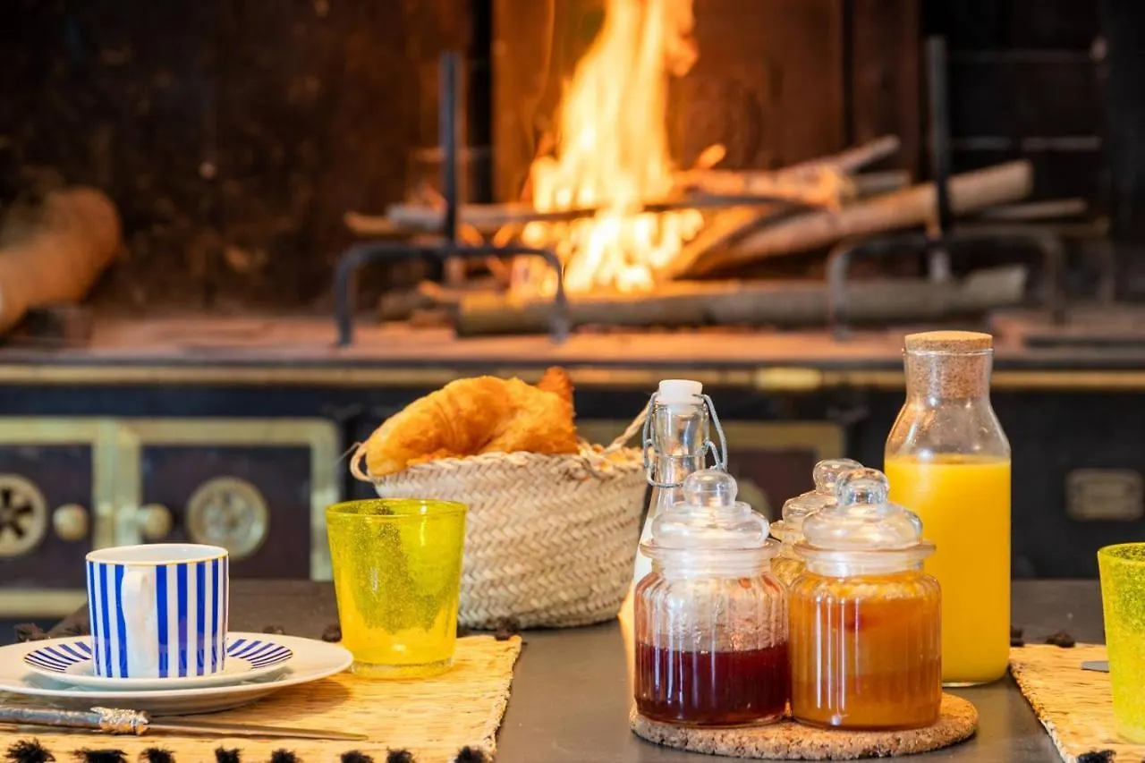 La Feraude - Pays D'Aix En Provence Bed & Breakfast Gardanne 0*,